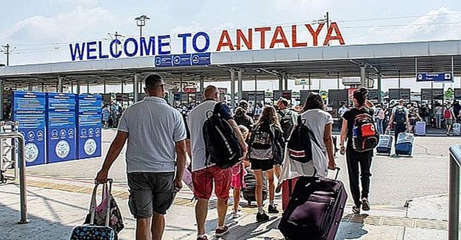 Antalya 2025'te %1.17 artışla 17.1 milyon ziyaretçi ağırladı