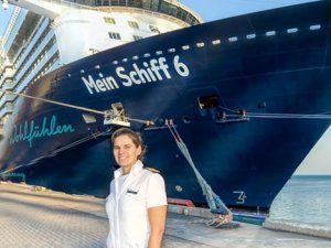 Kira Schikorr, Mein Schiff'in ilk kadın kaptanı oldu