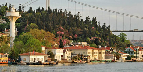 Boğaz'da yalıları uzaktan sevmek