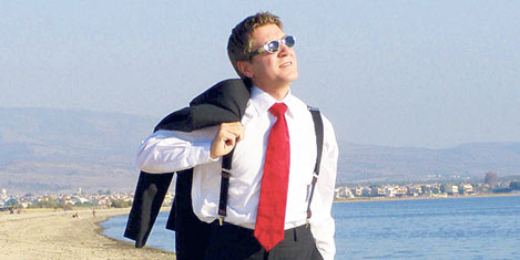 Issız bir adada tek başına tatil