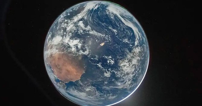 Ay'a doğru ilerleyen Artemis II, yarı mesafeyi kat etti