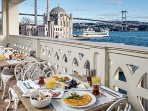 Turizm gelirleri düşüşe geçti