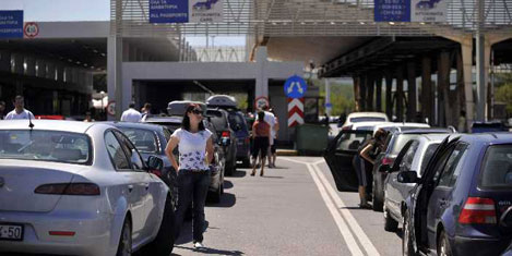 Yunan turizmine taksici darbesi