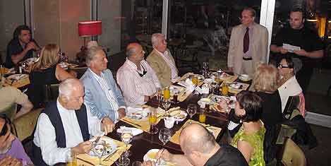 Sanatçılar iftarda buluştu