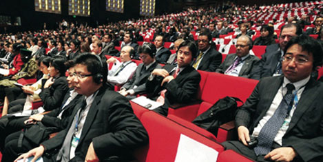 Jolly, 'Business' ile kongrede