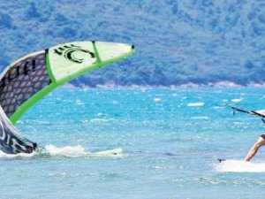 Akyaka'da Dünya Kiteboarding Şampiyonası başladı
