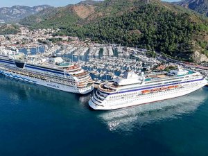 Marmaris'e AIDA Stella ve Astoria Grande yanaştı