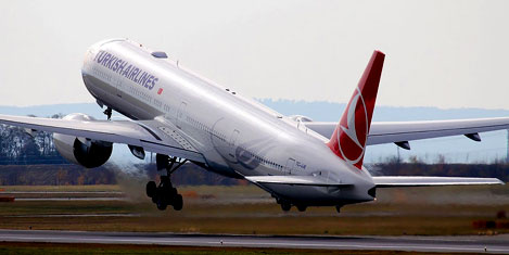 THY'nin B777-300ER uçağı geldi