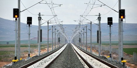 Türkler iki ülkeyi demiryolu ile bağladı