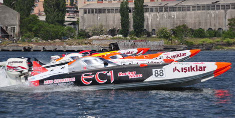 Offshore heyecanı Van'da sürüyor