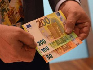 AB'nin, yeni 100 ve 200 Euro'luk banknotları