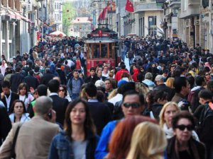 Avrupalı turist Beyoğlu'na geri döndü