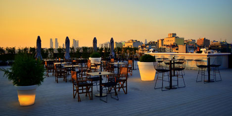 'Topless Teras' Beyoğlu'nda açıldı