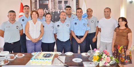 Turgutreis'te zabıtaya kutlama