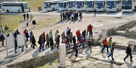 Laodikya antik kentine turist akını