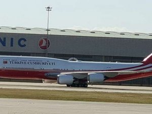 Katar Emiri'nin hediyesi uçak, hangardan çıktı