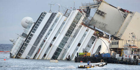 Costa Concordia'nın kaldırıldı
