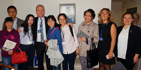 Doktorları 14 milyon Çinli bekliyor!