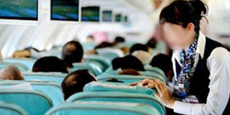 Sakar hostes uçağı geri döndürdü