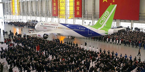 Çin'in, ilk büyük yerli yolcu uçağı