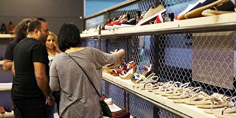 Deriden mağaza kapatıyor