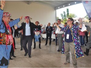 22 ülkenin büyükelçileri Aydın'da efelerle zeybek oynadı