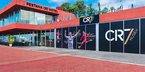 Cristiano Ronaldo otel açtı