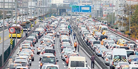 Bayram tatilcileri yola çıktı