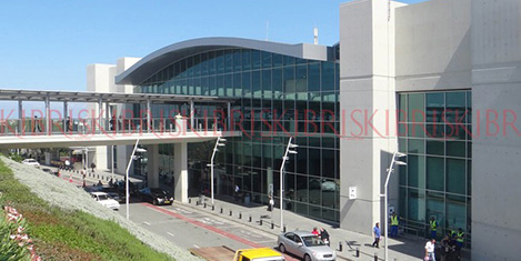 Kıbrıslı Türkler Larnakadan geliyor