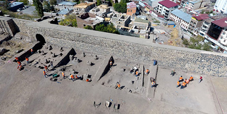 Erzurum Kalesi'nde kazı sürüyor