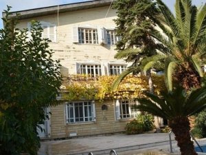 Özal Ailesi'nin Sarıyer'deki köşkü satışa çıkarıldı