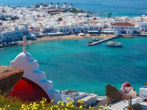 Yunanistan Mykonos ve Rodos'ta iki büyük marinasını satıyor