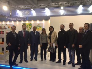 Türk meyve sebzeleri Almanya’da görücüye çıktı