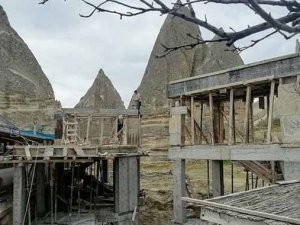 Kapadokya'da peribacalarına zarar veren yapılar kaldırıldı
