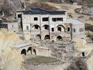 Kapadokya'da Belediye Başkan adayının oteli de kaçak çıktı!