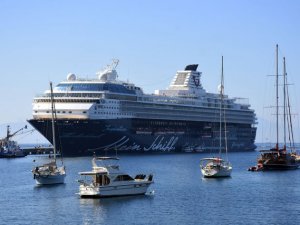 Bodrum'a, "Mein Schiff 2", 2 bin 69 turist getirdi