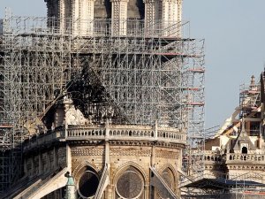 Notre Dame bağış kampanyasında dolandırıcılar iş başında