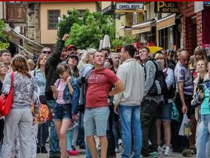 Antalya Kaleiçi Rus turistlerin akınına uğradı