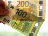 Yeni 100 ve 200 euroluk banknotlar tanıtıldı
