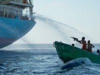 Türk gemisine korsanlar saldırdı: 10 Türk denizci rehin alındı