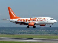 EasyJet rakiplerinin kaybettiği yolcuyu kaptı