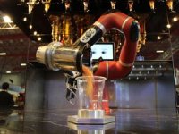HORECA Fuarı’nda “yapay zeka”lı robot barmen çalıştı