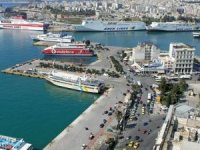 Pire’de, feribot yolcuları otellerde karantinaya alındı