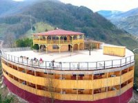 Çobanlık yaptığı tepeye hayalini kurduğu oteli yaptı