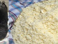 Silifkede deriye peynir basma ve saklama asırlık gelenek