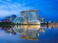 Singapur turistlere takip cihazı takacak