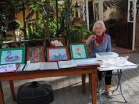 İtalyan ressam, Side'de turistlere ebru sanatını tanıtıyor
