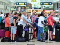 Turizmde ziyaretçi artıyor, gelir düşüyor