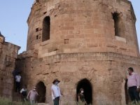 9 asırlık Harran Sarayı'nın kapısı ortaya çıktı