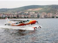 Zarar eden deniz uçağı seferleri durduruldu